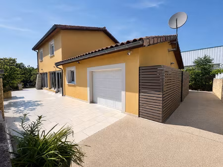 maison bourg les valence 142m2 sur 700m2 de terrain avec gar