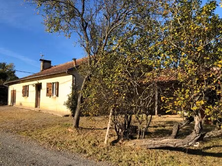 ancienne ferme avec dépendances sur 6614 m²