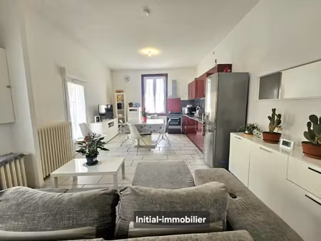 maison de village rénovée avec 4 chambres  garage et extérie