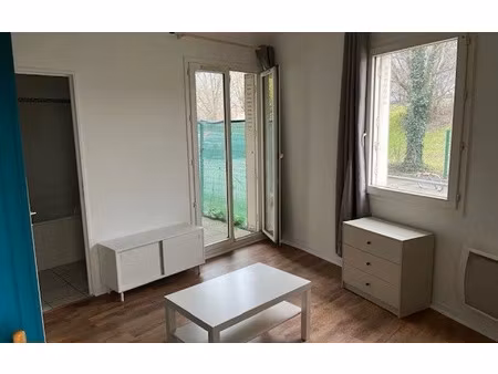 location appartement  m² t-1 à sassenage  490 €