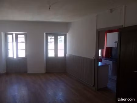 t2 dans le centre ville de la réole