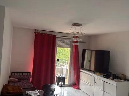 location t3 avenue grande bretagne