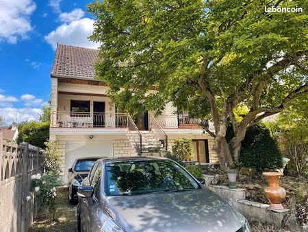 maison 7 pièces 220 m²