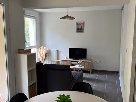 charmant t2 meublé avec balcon et parking - saint-jean
