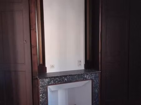 particulier loue maison du moyen age entierement renovee - cuisine equipee -centre ville -