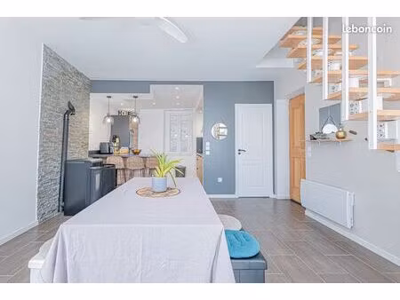 duplex / 3-4 pièces / entièrement rénové / massoins