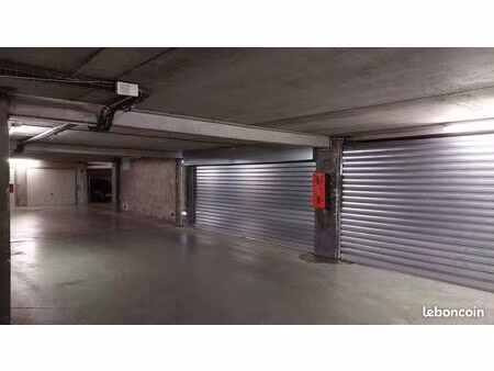 location - box 2 places - 06110 le cannet