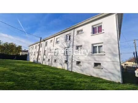 vente immeuble à saintes (17100) : à vendre / 628m² saintes
