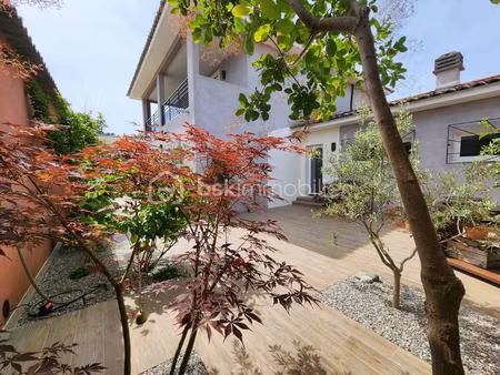 villa de 340 m² à rougiers