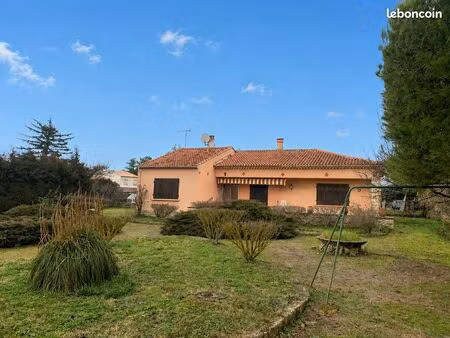 villa à rénover 118 m2 avec garage et jardin 1600m2