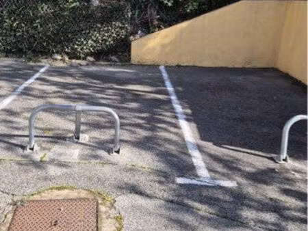 2 places de parking dans résidence sécurisée frejus/saint raphaël