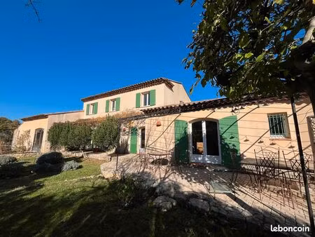 maison individuelle en bordure de village