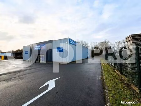 local commercial 425 m²