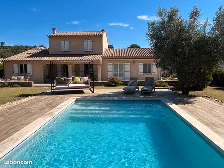 villa récente 173m2 piscine