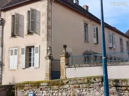 maison 8 pièces 132 m²