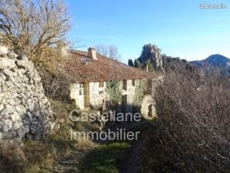 maison en pierre à réinventer avec vue sur les gorges du verdon