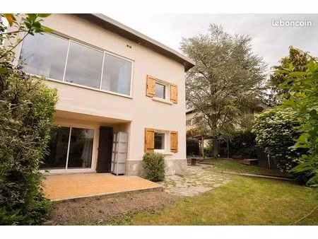 maison t5 au plan d'eau