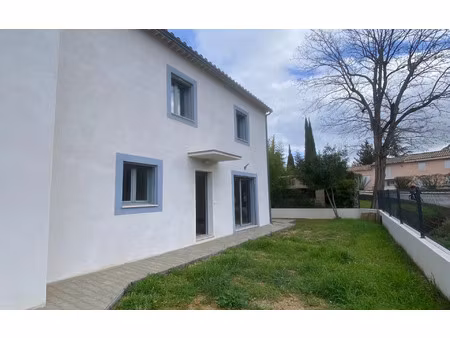 location maison  m² t-4 à le castellet  1 400 €