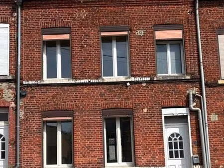 idéalement située à le cateau-cambrésis  à proximité immédiate des écoles  commerces et co