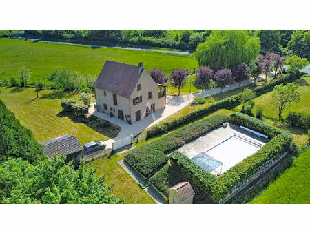 belle maison de 250m² avec piscine dans environnement privilégié