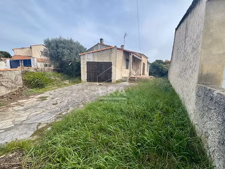 maison à rénover avec fort potentiel à saint mitre les remparts