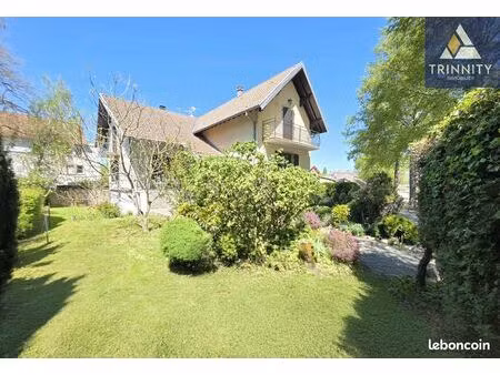 maison de ville 7 pièces 229 m²