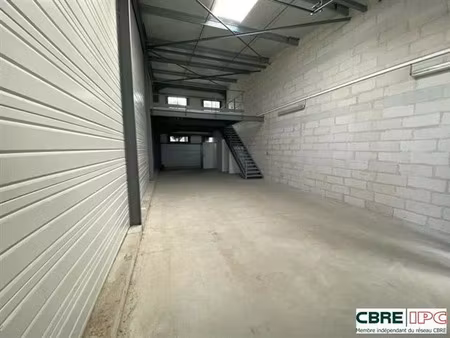 location local d'activités mouguerre 110 m²