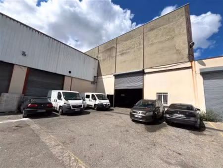 location local d'activités vaulx en velin 450 m²