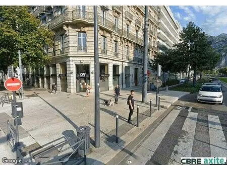 location commerce grenoble 531 m²