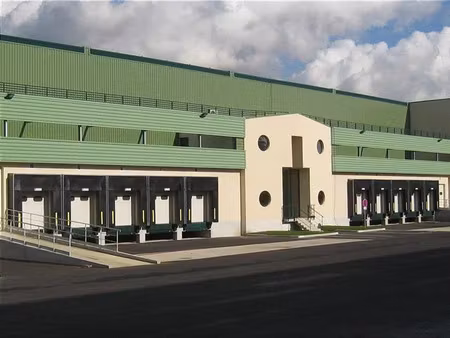location entrepôt / local d'activités lognes 6 388 m²