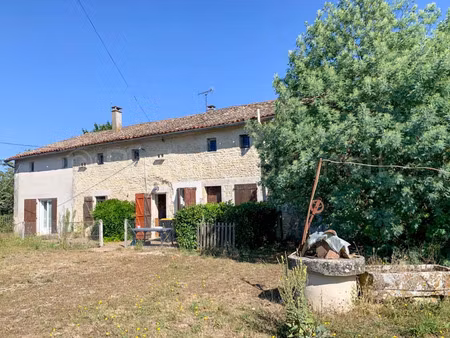 vente maison 5 pièces 95 m² à ruffec (16700)  77 490 €