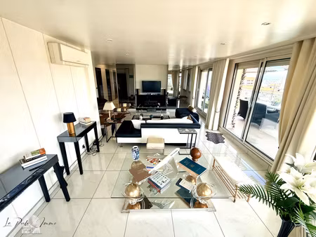 penthouse d’exception t4 de 140m² habitables avec terrasse panoramique