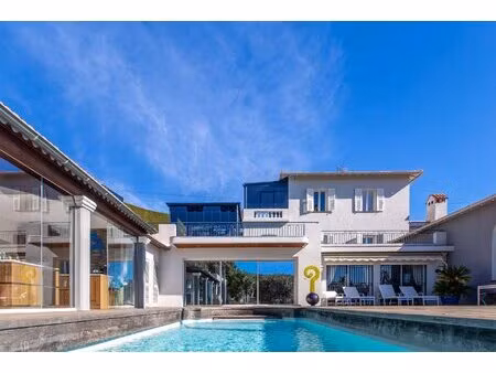 superbe propriété avec piscine  salle de sport et appartement indépendant  nice ouest