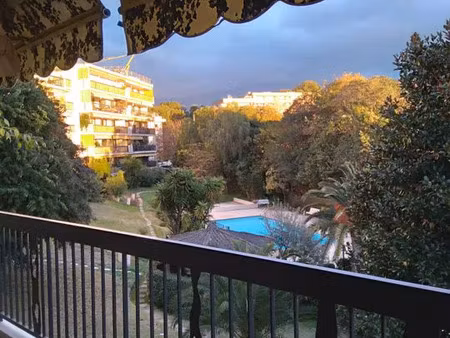 location appartement 1 pièce 10 m² à antibes (06160)
