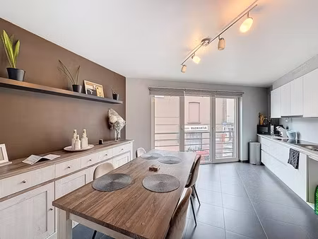 appartement te huur in sint-amandsberg met 2 slaapkamers