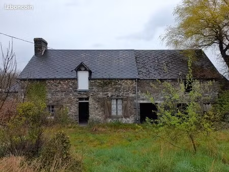 longère en pierre de schiste avec dépendances et terrain de 3 680 m² – fort potentiel de r