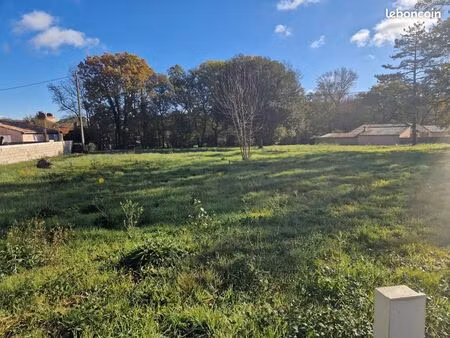 terrain 1 450 m² la salvetat saint gilles