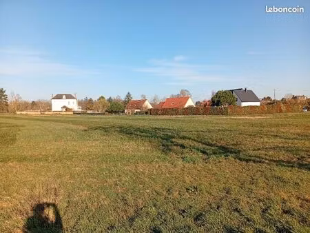 terrain 750 m² tourneville