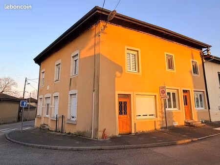 immeuble 6 lots – 28 500 /an de loyers – dpe d – ain (01)
