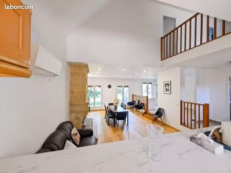 maison 7 pièces avec dépendance
