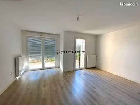 studio 1 pièce 30 m²