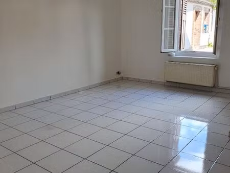appartement t2 de 40 m² – centre-ville de champrond-en-gâtine