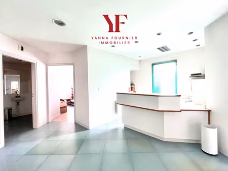 murs commerciaux  147 m² – centre ville de plougastel-daoulas  accès pmr