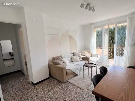 à l’année grand t2 meublé la favière bormes centre avec plage à 5 min