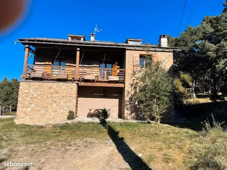 location matemale a l’année