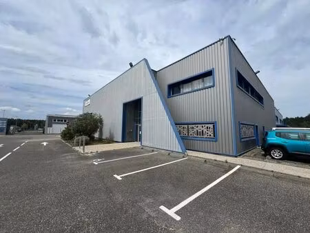 location local d’activités saint jean d illac 33127 1075m²