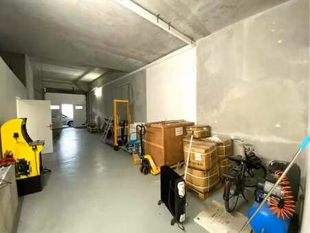 location entrepôt nice 06200 115m²