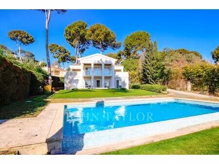 villa de 3 chambres de luxe en vente antibes  france