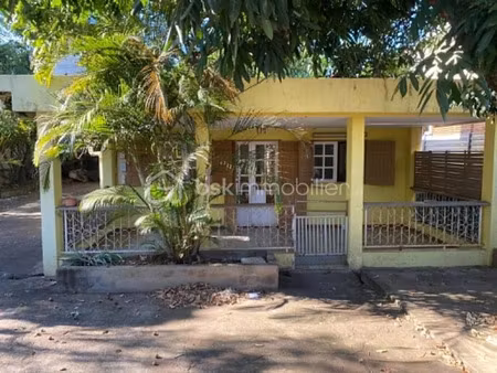 vente maison 4 pièces 612 m² à saint pierre (97410)  304 300 €