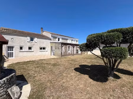 vente maison 7 pièces 190 m² à corme-ecluse (17600)  299 000 €